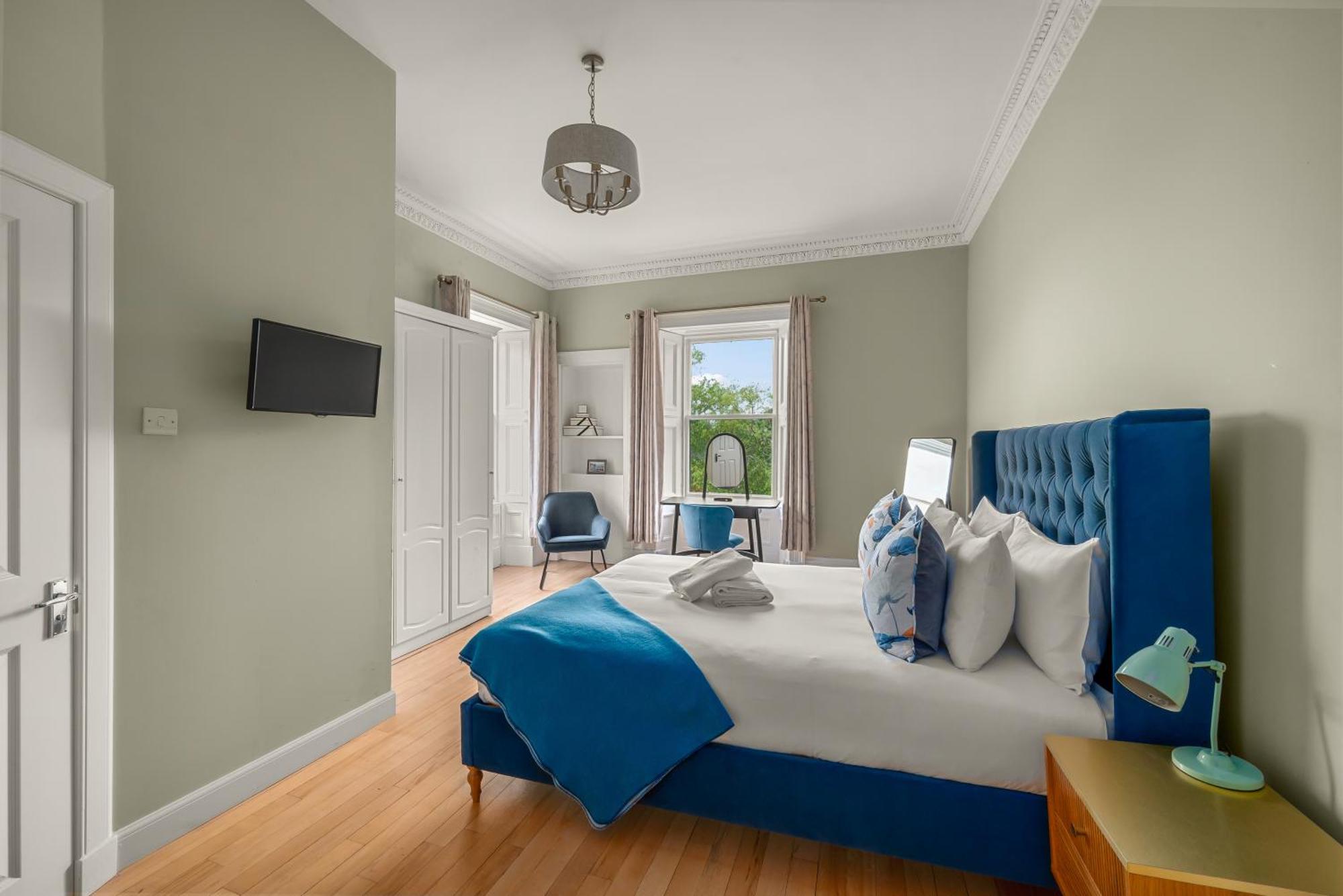 Rosebank House - 12 Guests, 6 Ensuite Bedrooms, Ev Point, Games Rooms, Wood Burner, Pet Friendly! Blairgowrie and Rattray Exterior foto